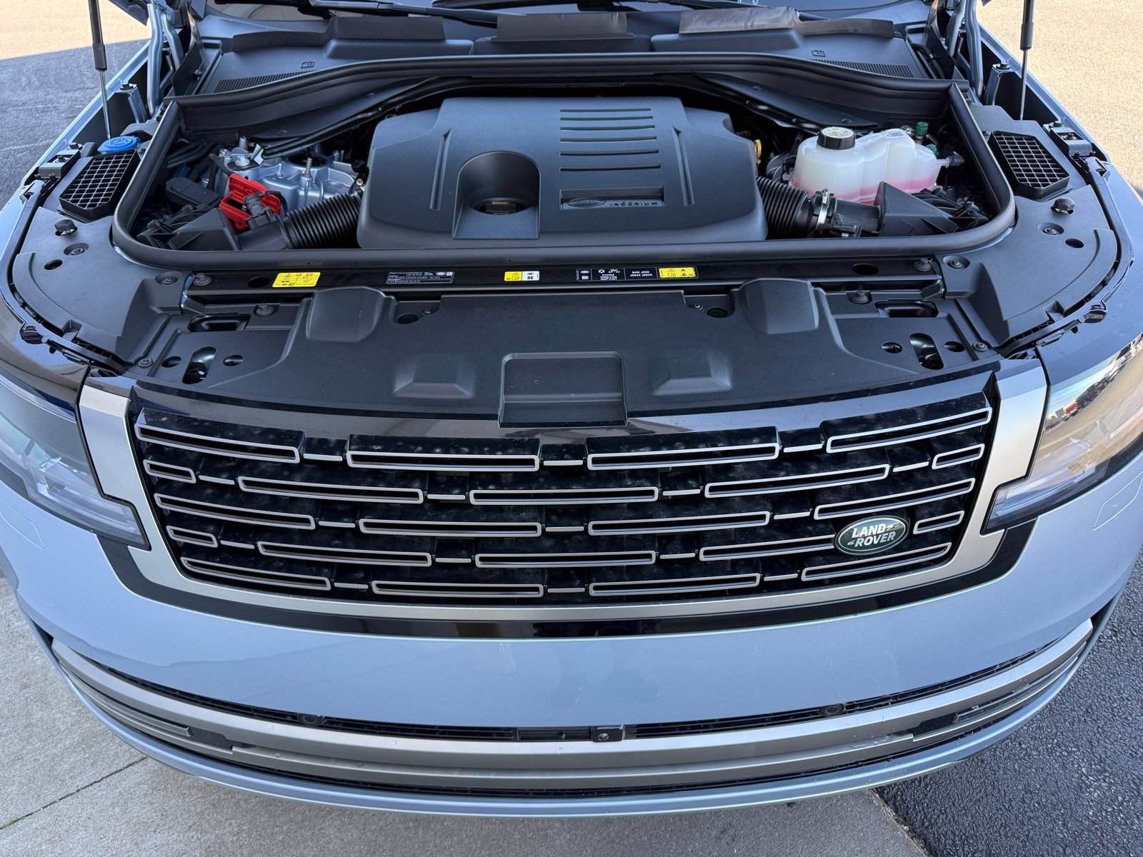 New 2026 Land Rover Range Rover Long Wheelbase SE AWD/4WD image 45