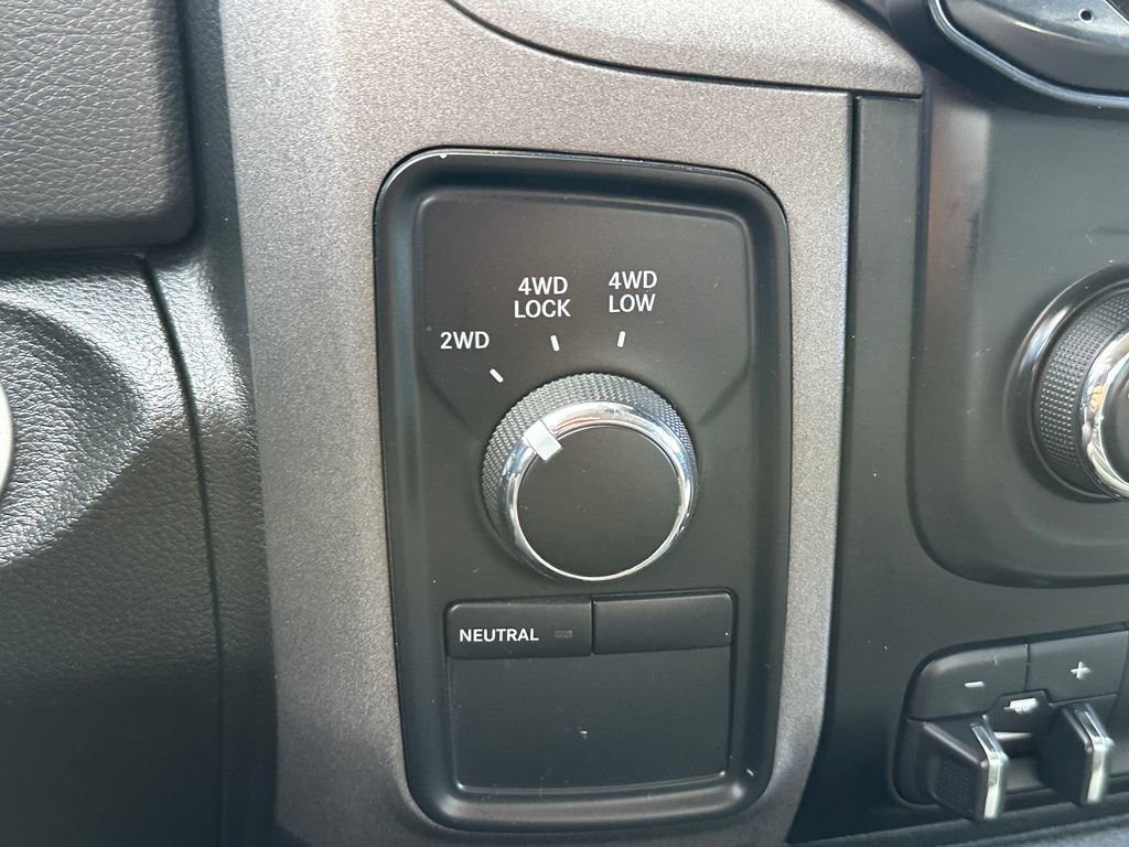 Used 2018 RAM 3500 Tradesman w/ Chrome Appearance Group image 28