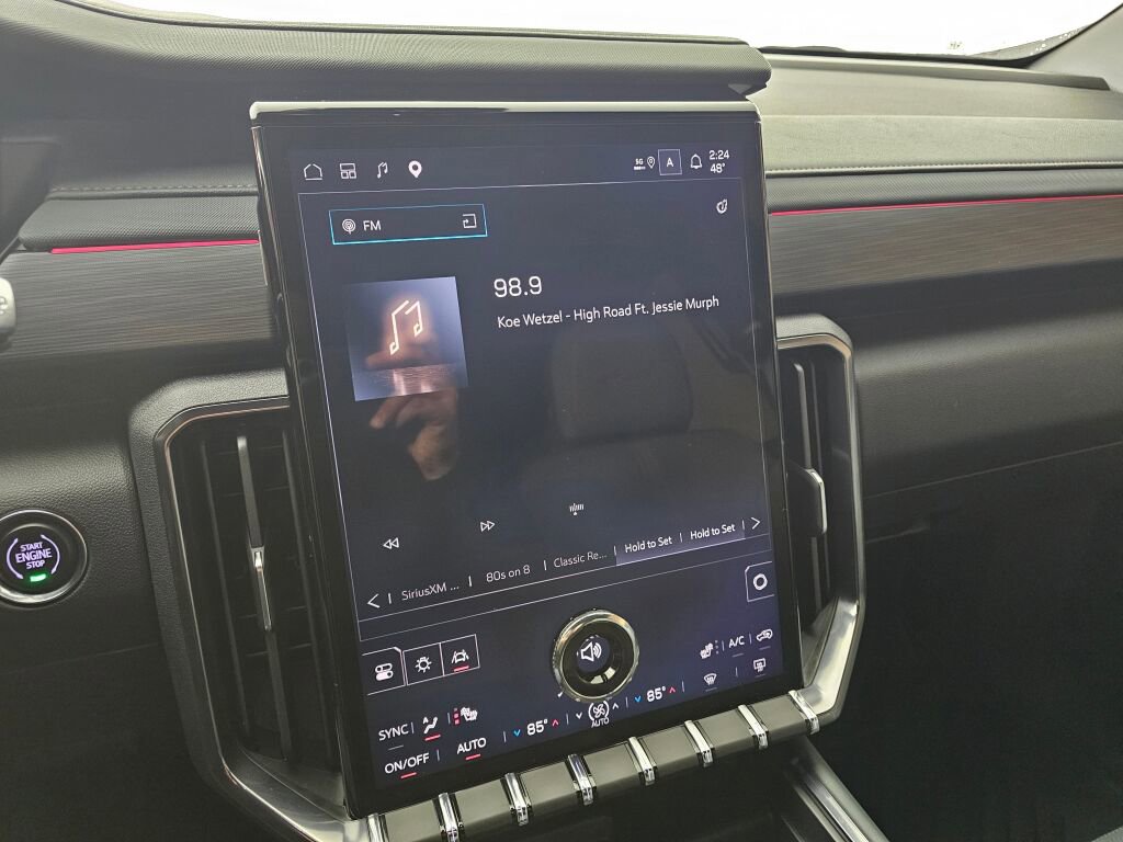 Used 2025 GMC Acadia AT4 image 27