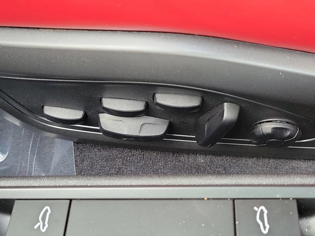 Certified 2022 Porsche 911 Turbo S AWD/4WD image 28