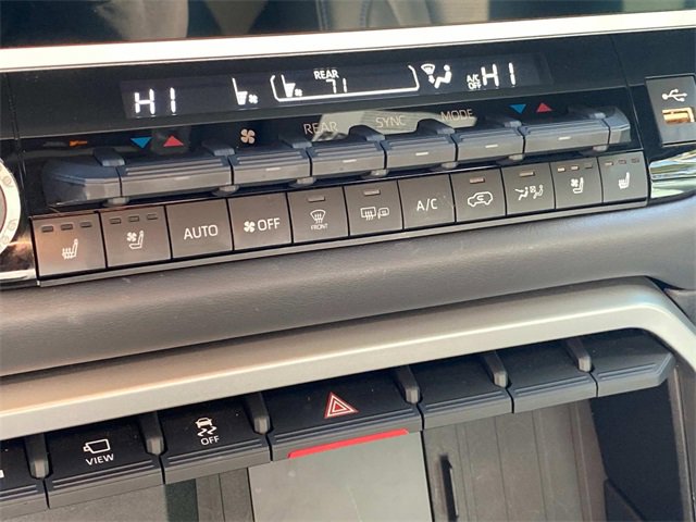 Used 2025 Toyota Sequoia Platinum image 28