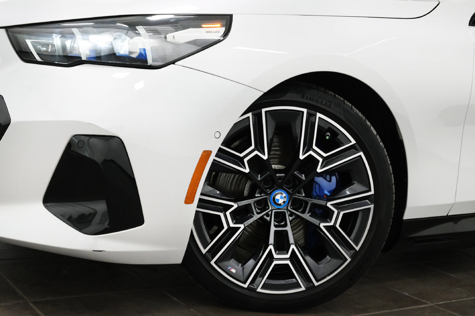 Used 2024 BMW i5 M60 w/ Premium Package AWD/4WD image 2