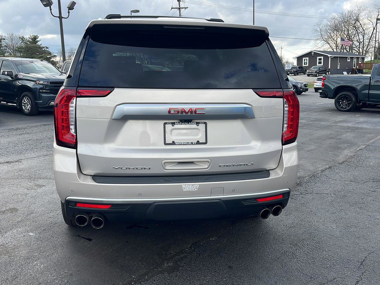 Used 2024 GMC Yukon Denali w/ Advanced Technology Package image 4