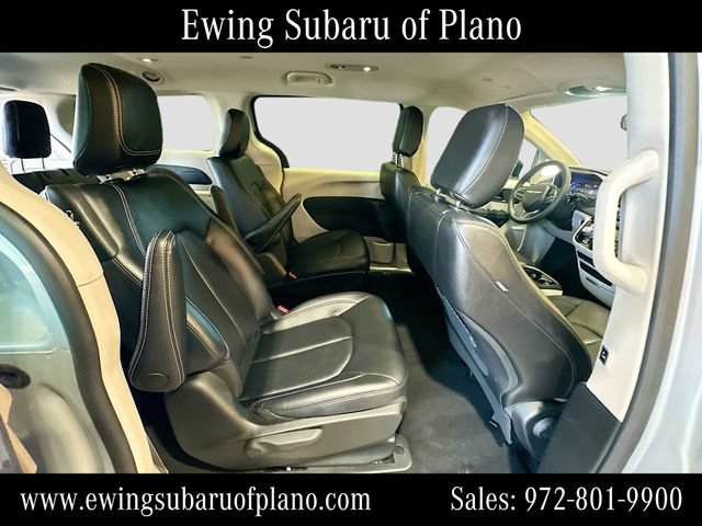 Used 2024 Chrysler Pacifica Limited FWD image 28
