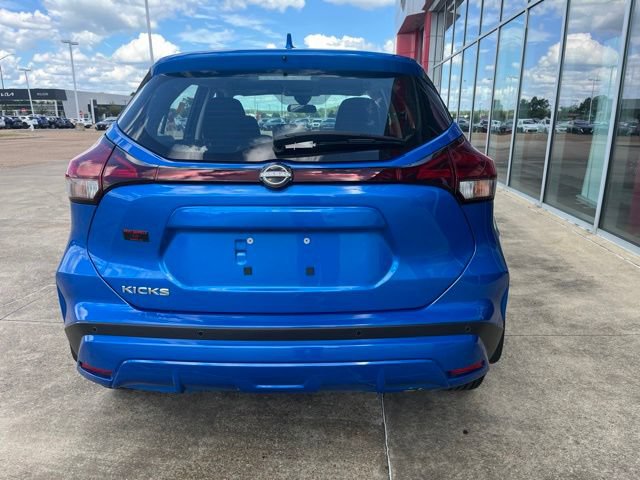Used 2025 Nissan Kicks Play S FWD image 3