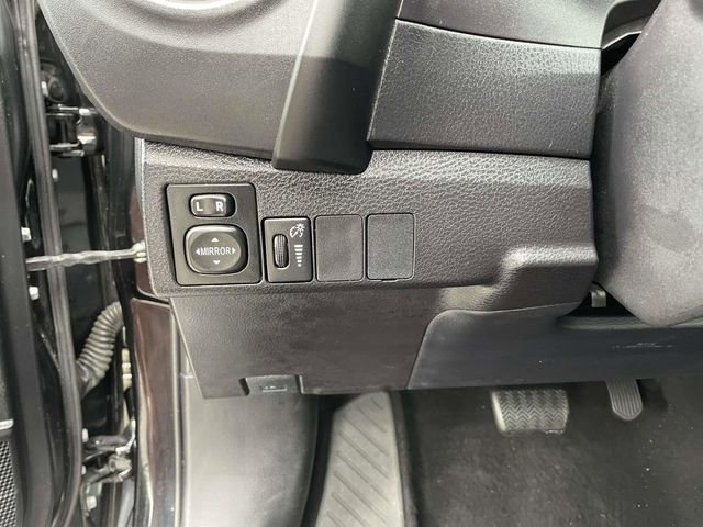 Used 2018 Toyota Corolla SE FWD image 22