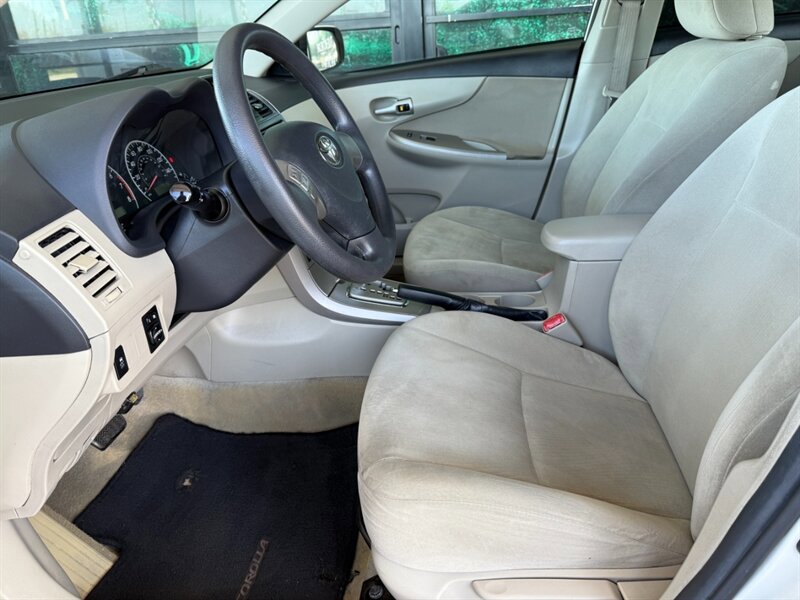 Used 2013 Toyota Corolla LE FWD image 17