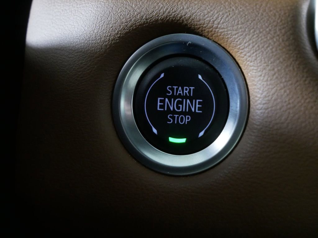 Used 2025 GMC Canyon AT4 w/ Technology Plus Package image 23