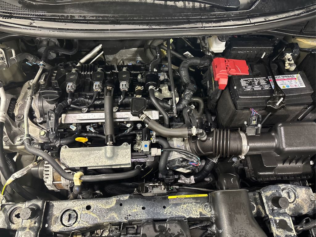 Used 2023 Nissan Versa SR w/ Trunk Package image 13