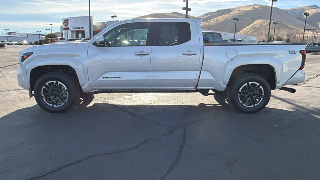 Used 2024 Toyota Tacoma TRD Sport w/ TRD Sport Upgrade Package image 6