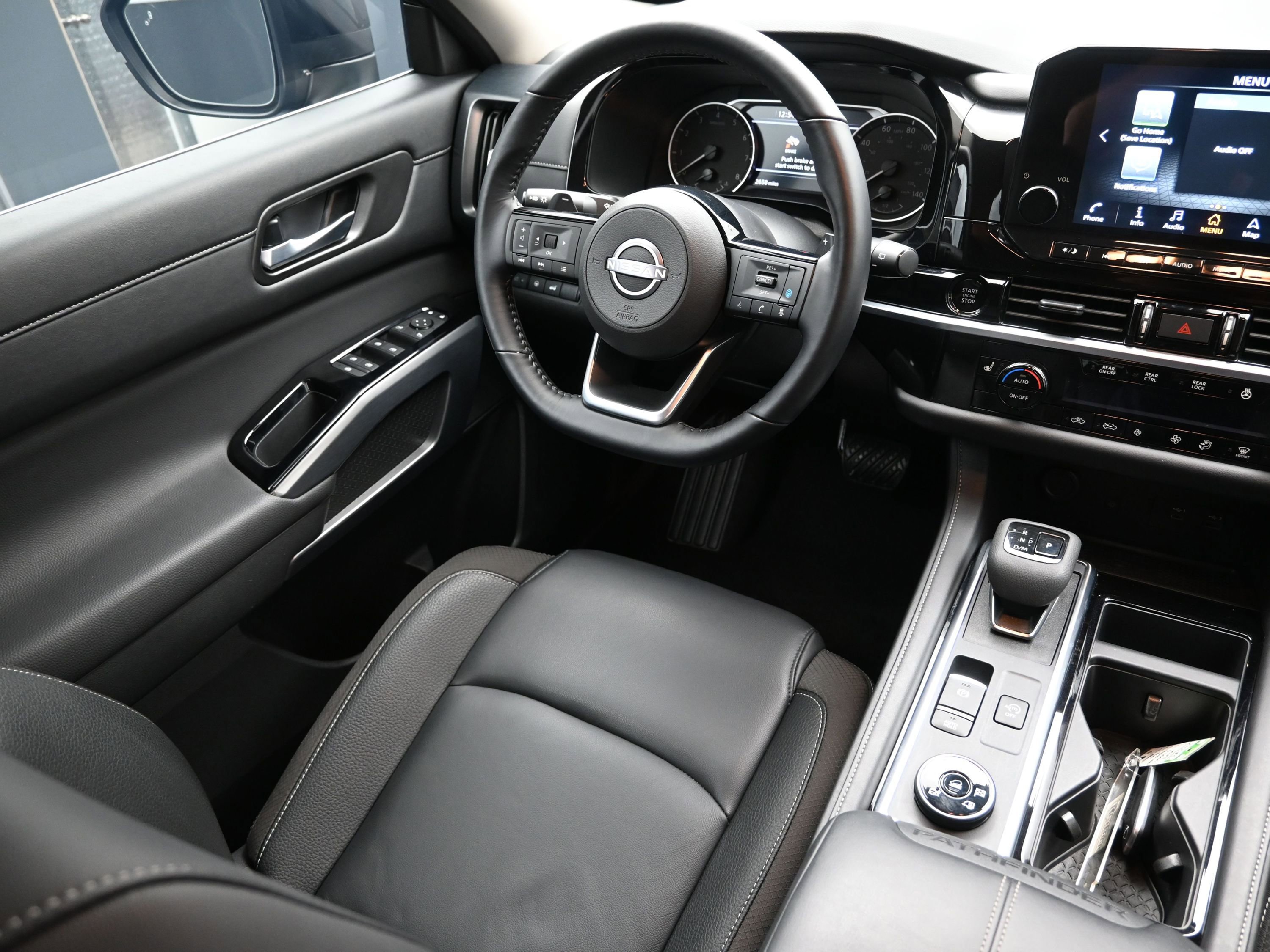 Used 2025 Nissan Pathfinder SL image 24