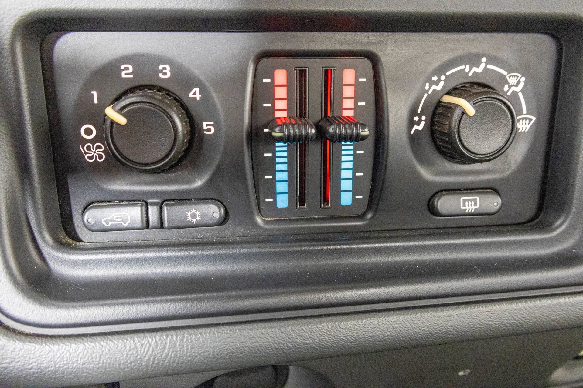 Used 2005 Chevrolet Silverado 3500 LS w/ Heavy-Duty Power Package RWD image 23