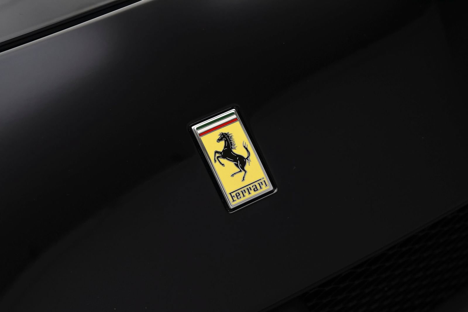 Used 2018 Ferrari 812 Superfast RWD image 44