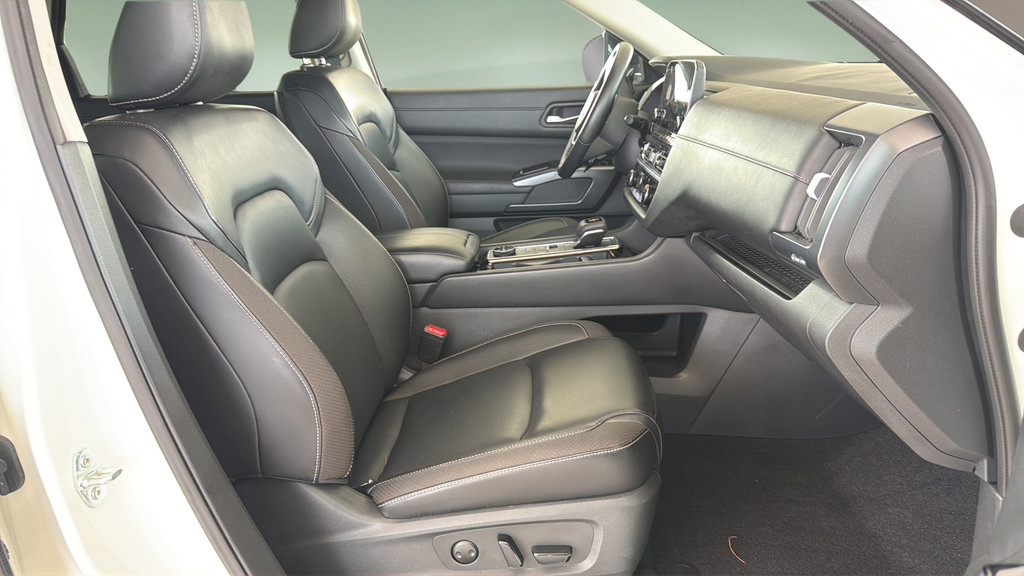 Certified 2024 Nissan Pathfinder SL AWD/4WD image 11
