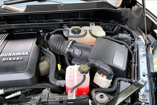 Used 2022 Chevrolet Silverado 1500 LT AWD/4WD image 33