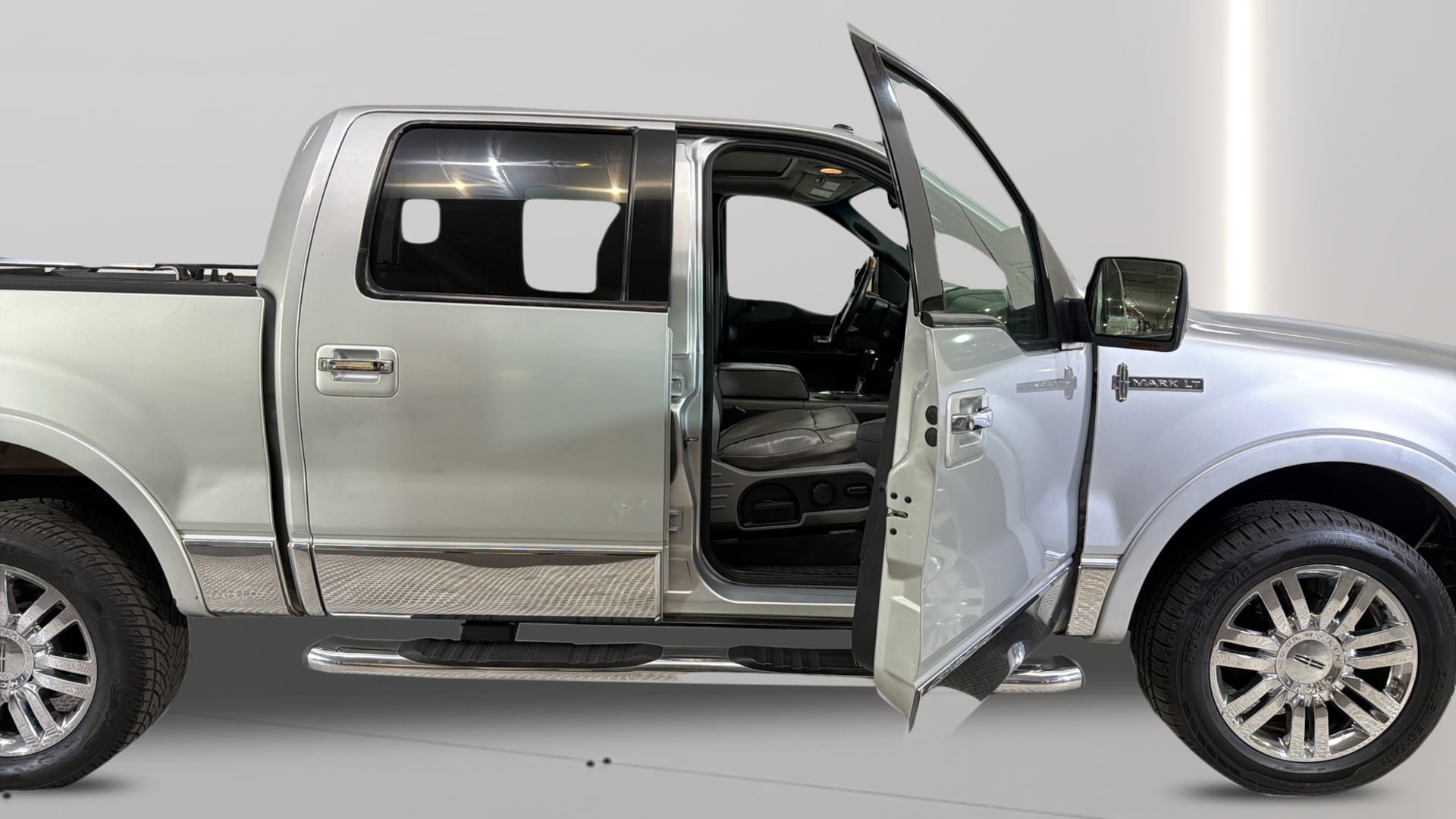 Used 2008 Lincoln Mark LT 4x4 image 17