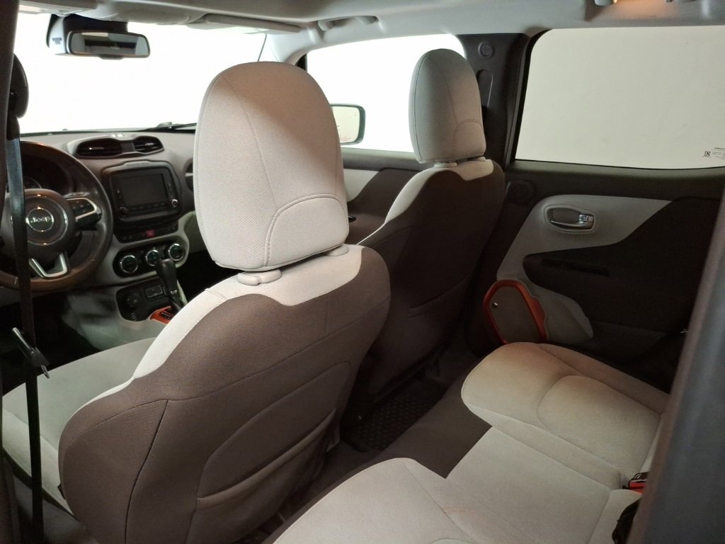 Used 2016 Jeep Renegade Latitude image 14