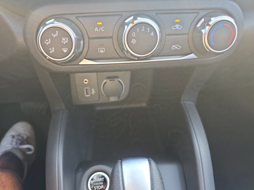 New 2025 Nissan Kicks Play S image 12