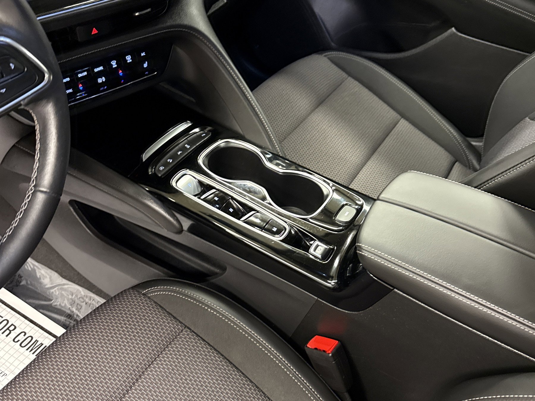 Used 2023 Buick Envision Preferred image 9