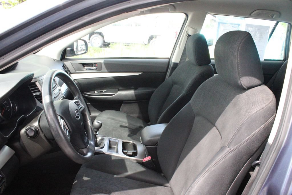 Used 2013 Subaru Outback 2.5i AWD/4WD image 7