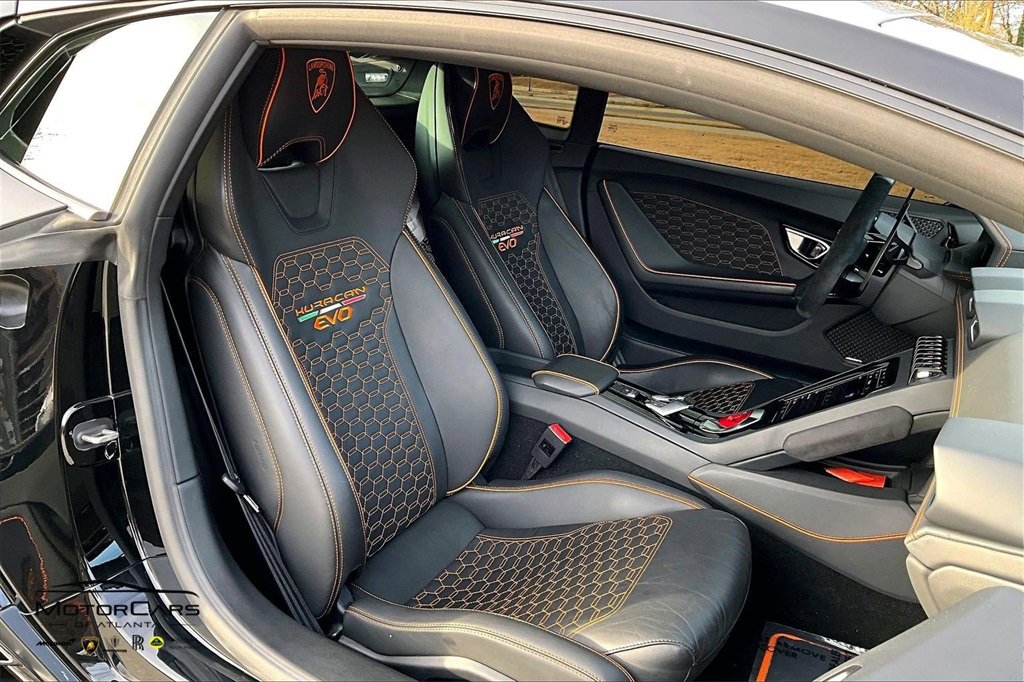 Used 2020 Lamborghini Huracan EVO image 9