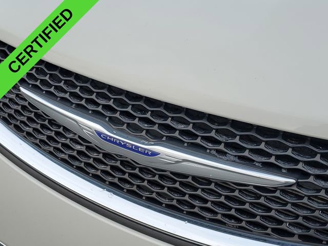 Used 2019 Chrysler Pacifica Limited image 32