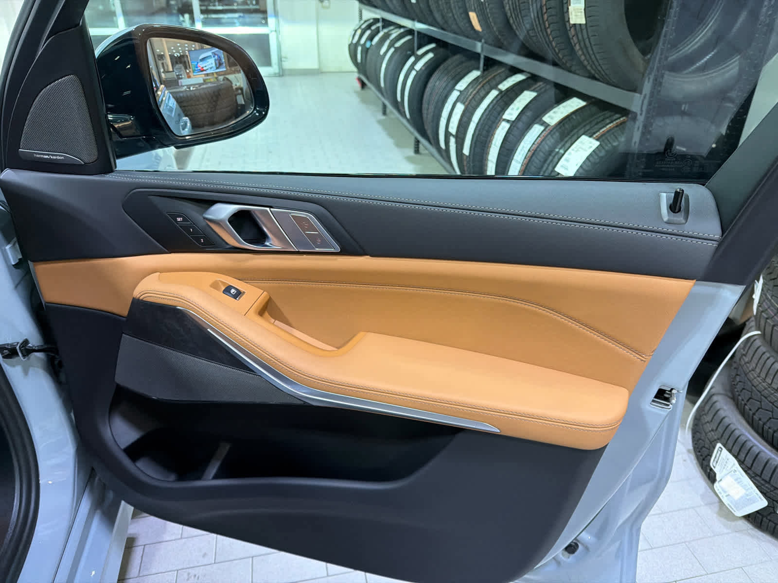 New 2026 BMW X7 xDrive40i w/ M Sport Package image 16