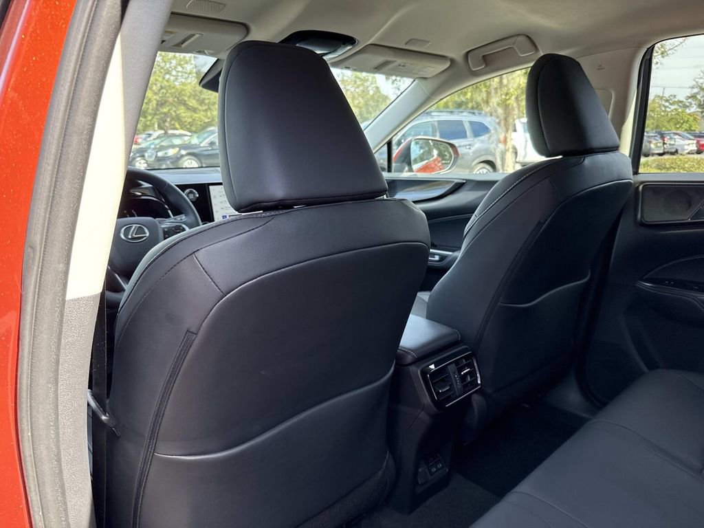 Used 2024 Lexus NX 250 FWD w/ Towing Package (2000 Lbs) image 14