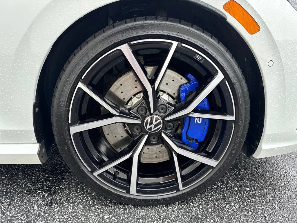 Used 2024 Volkswagen Golf R AWD/4WD image 9