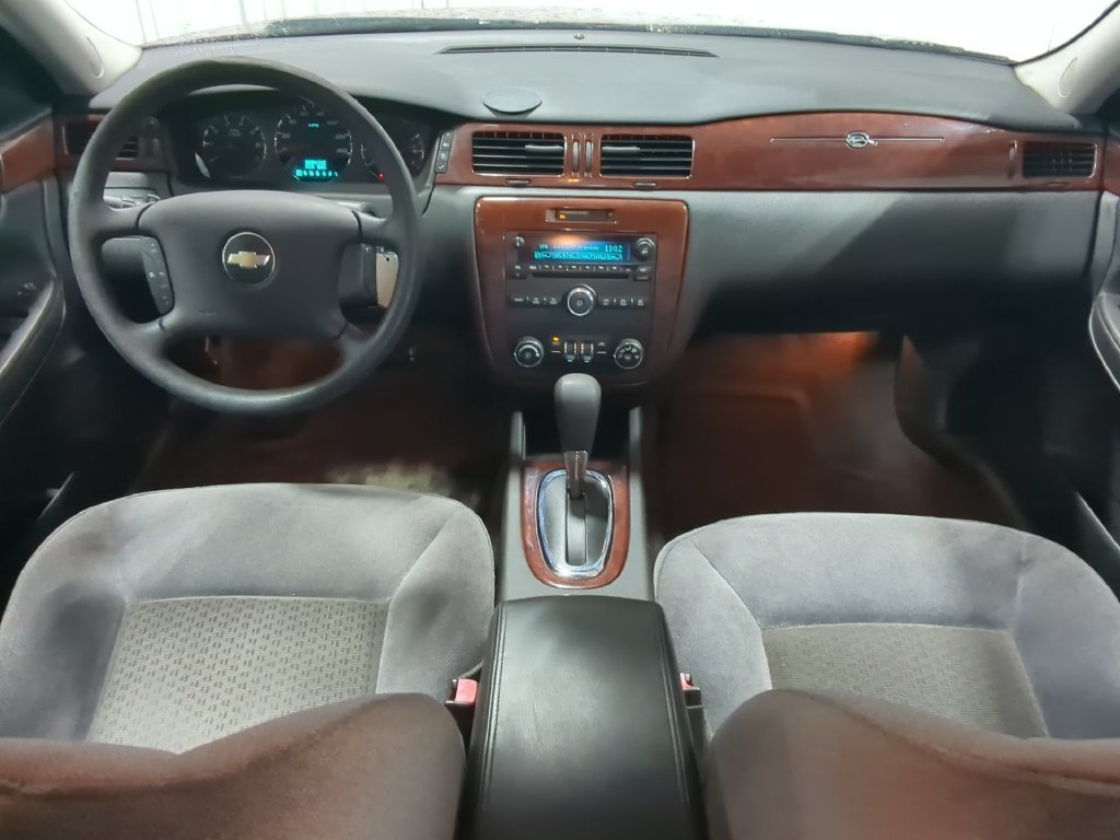 Used 2009 Chevrolet Impala LT FWD image 18