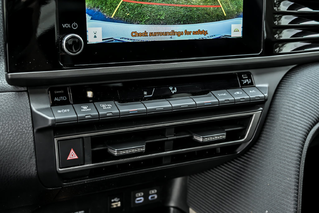 Used 2026 Toyota Camry SE FWD image 21