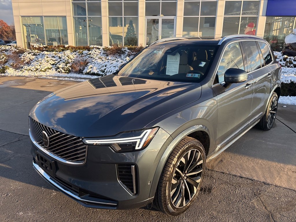 Certified 2025 Volvo XC90 B6 Plus image 11