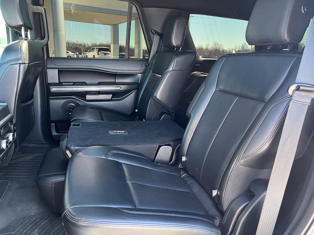 Used 2020 Ford Expedition XLT w/ Equipment Group 202A AWD/4WD image 33