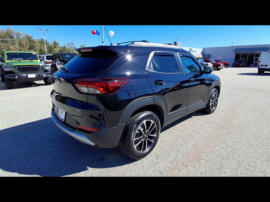 Used 2024 Chevrolet TrailBlazer LT AWD/4WD image 8