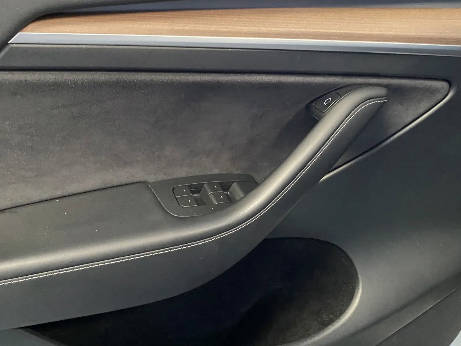 Used 2023 Tesla Model Y AWD image 11