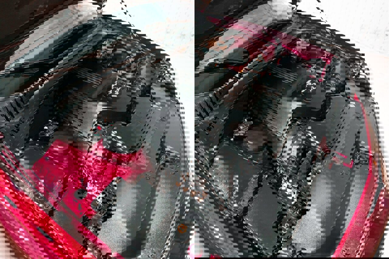 Used 2004 Ford Thunderbird Deluxe image 33