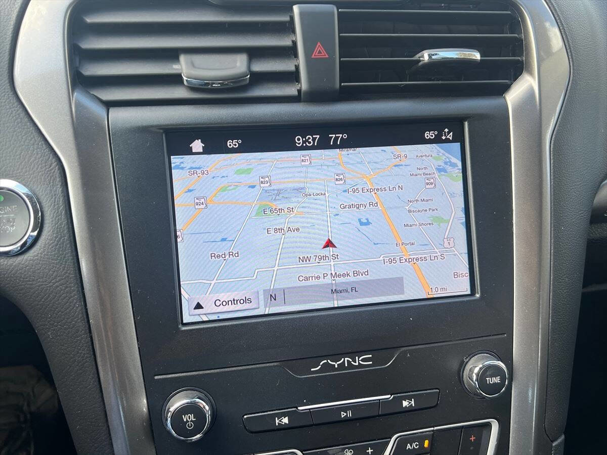 Used 2019 Ford Fusion SE image 14