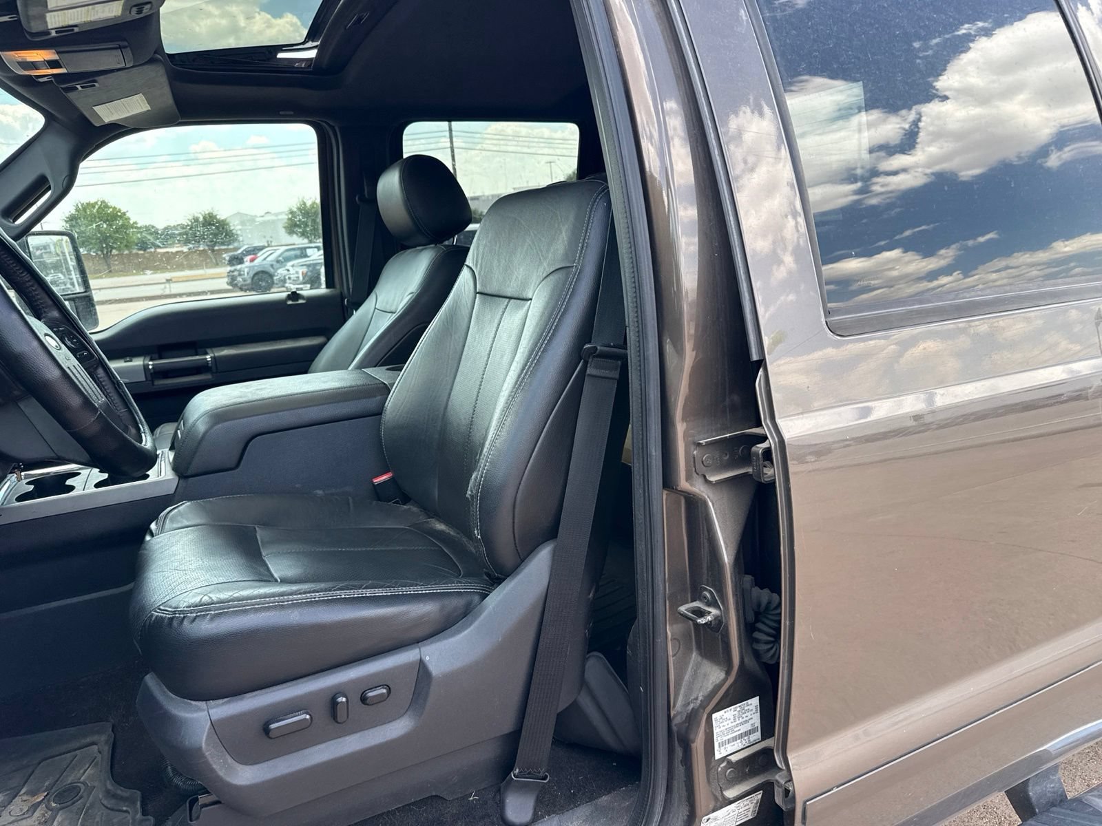 Used 2016 Ford F250 Lariat w/ Lariat Ultimate Package AWD/4WD image 14