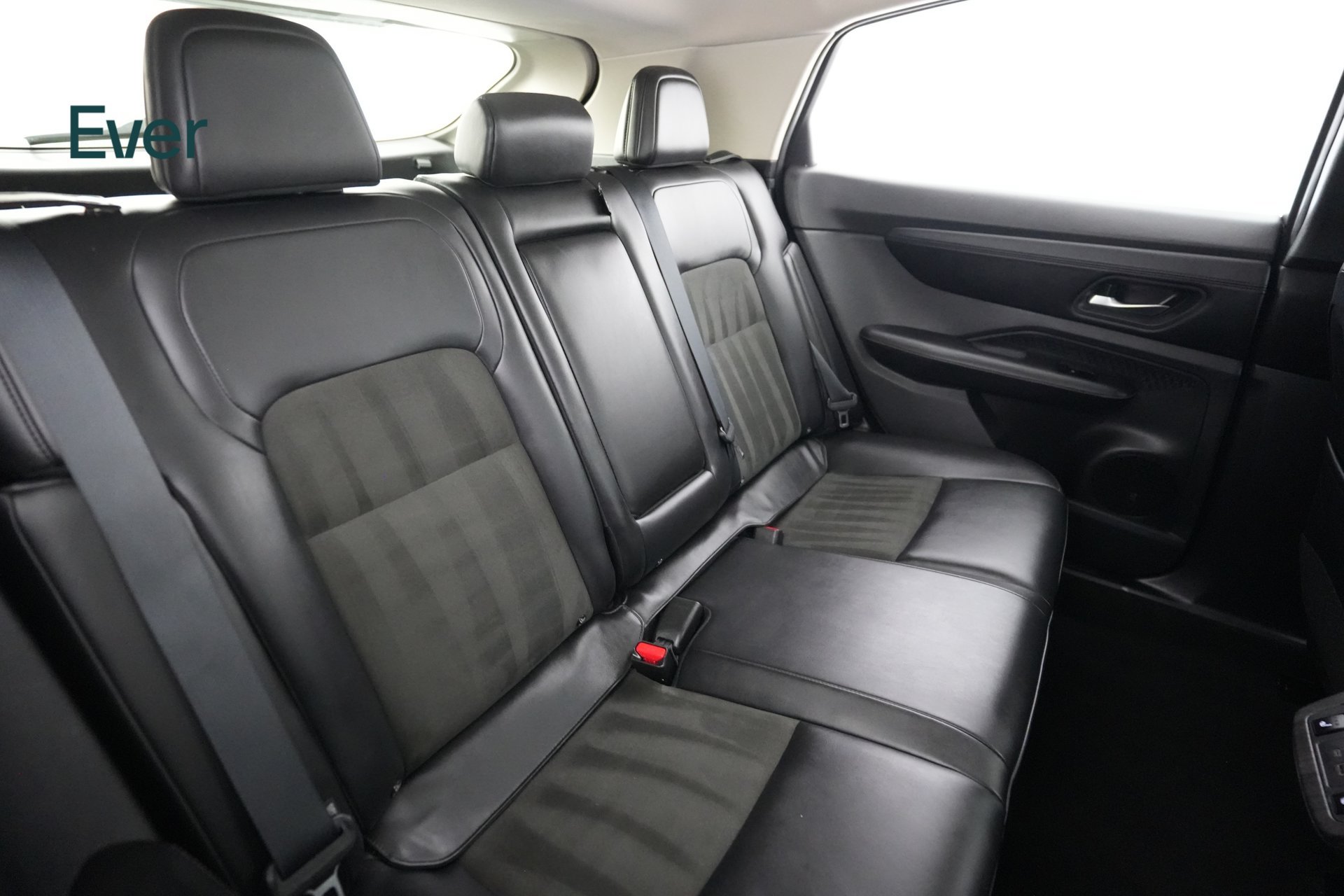 Used 2023 Nissan Ariya FWD image 5