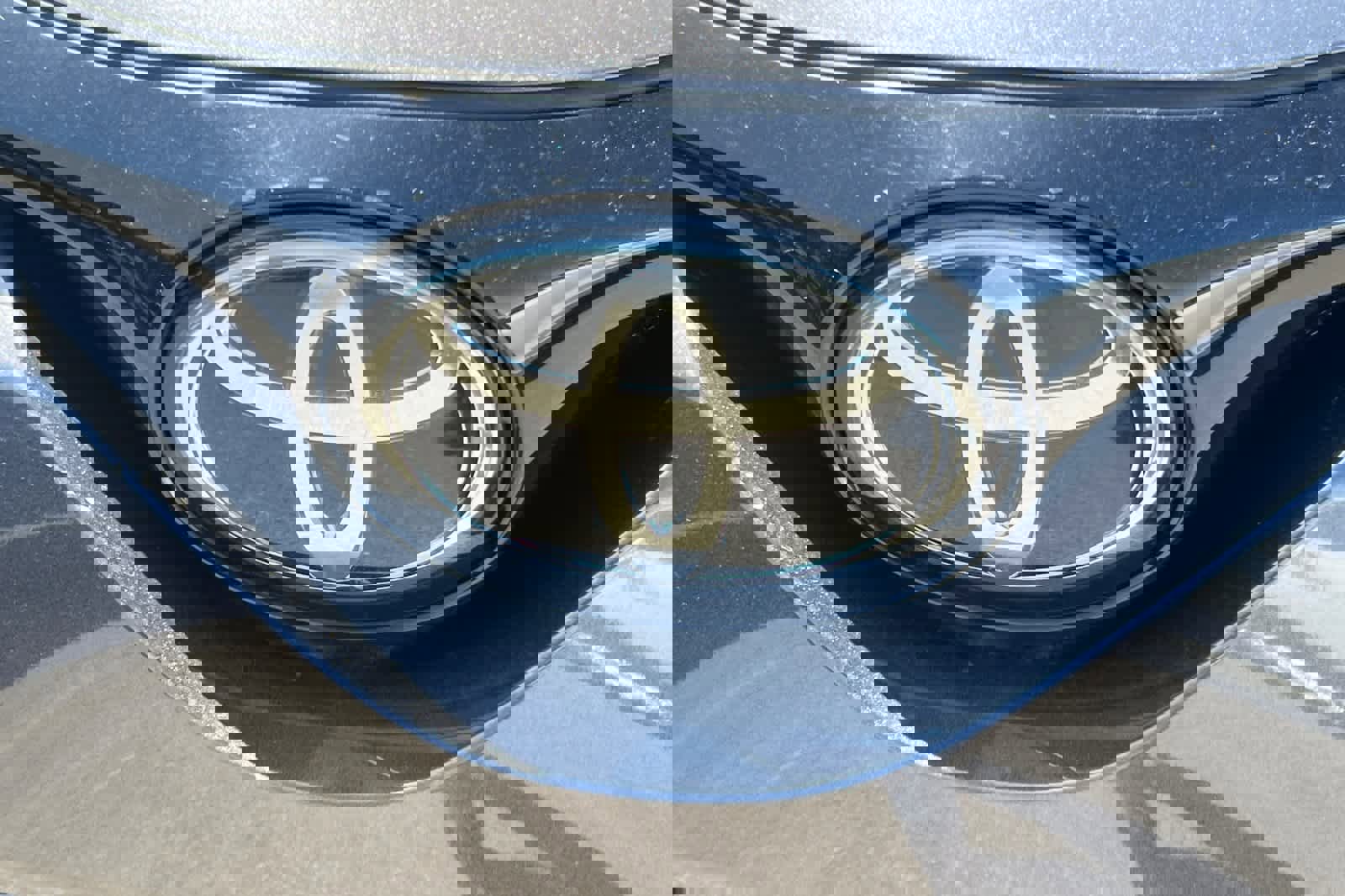 Used 2019 Toyota C-HR LE FWD image 13