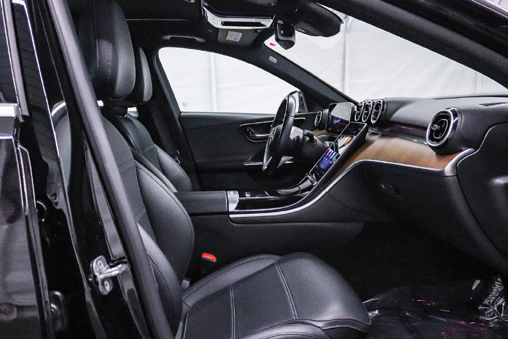Used 2025 Mercedes-Benz C 300 4MATIC Sedan image 16
