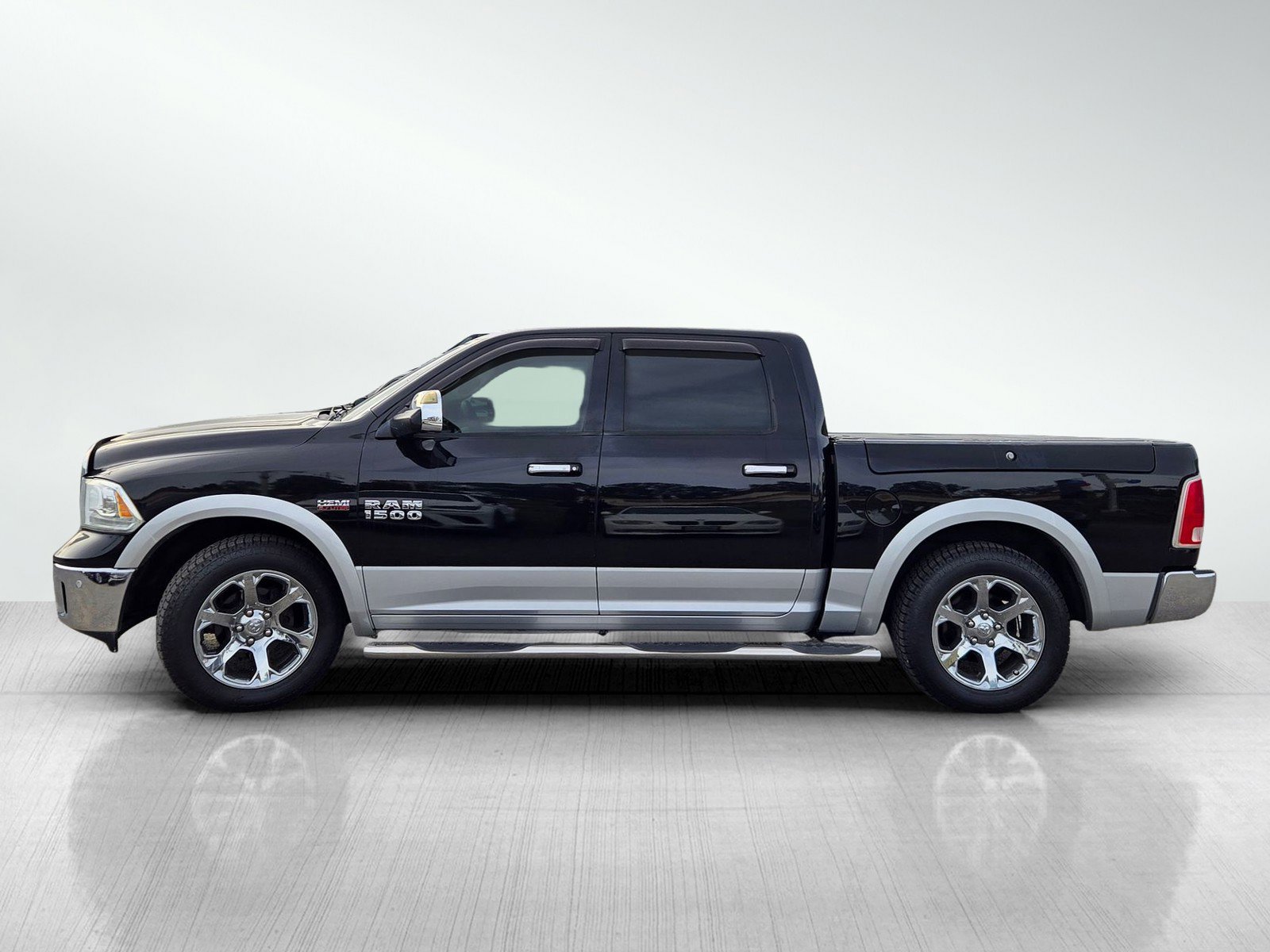 Used 2014 RAM 1500 Laramie w/ Convenience Group image 7
