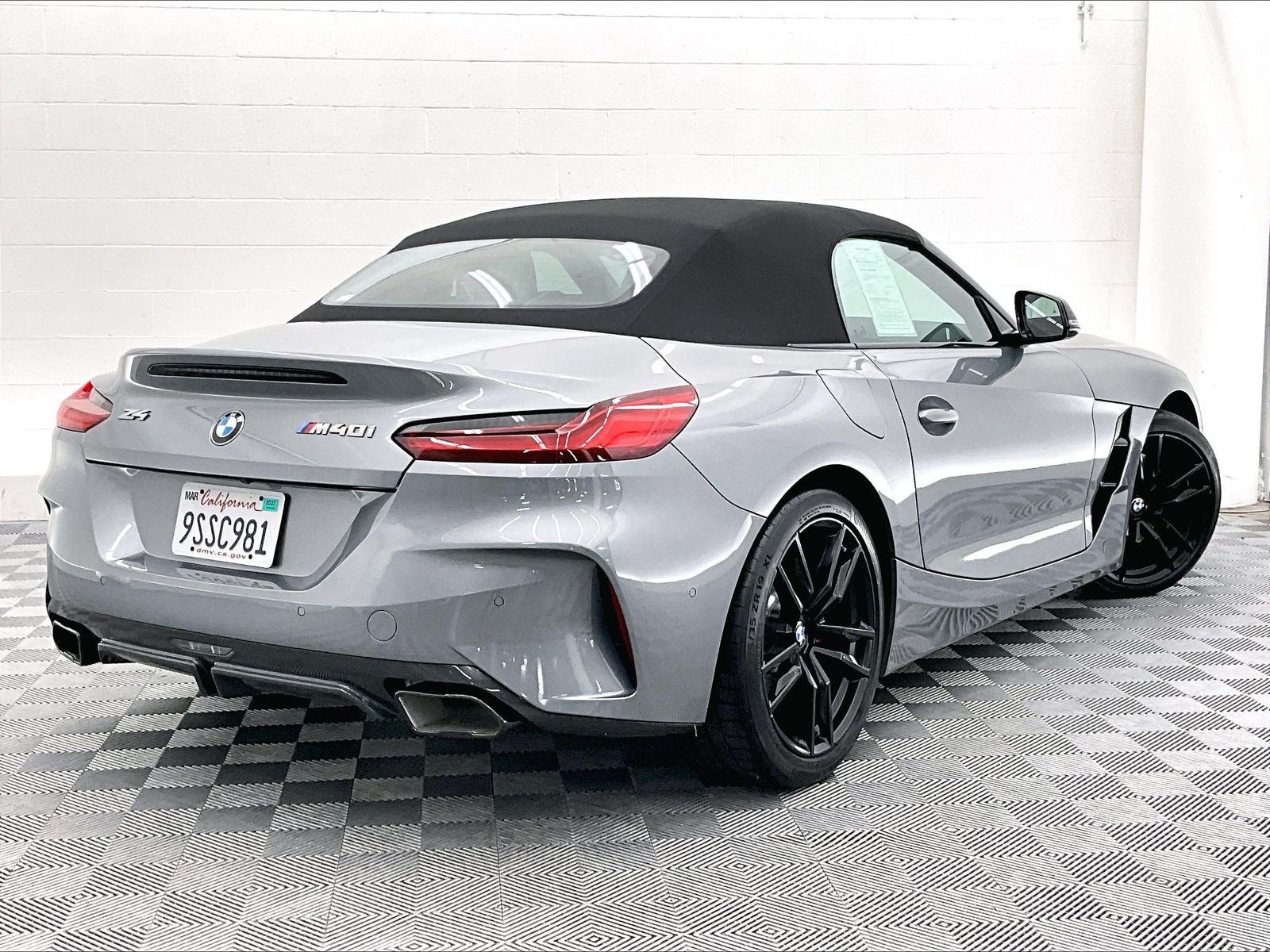Used 2025 BMW Z4 M40i w/ Premium Package RWD image 11