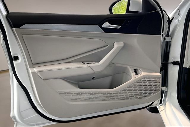 Used 2023 Volkswagen Jetta SE FWD image 20