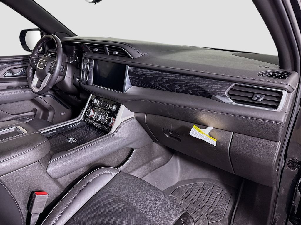 Used 2021 GMC Yukon Denali w/ Denali Premium Package image 32