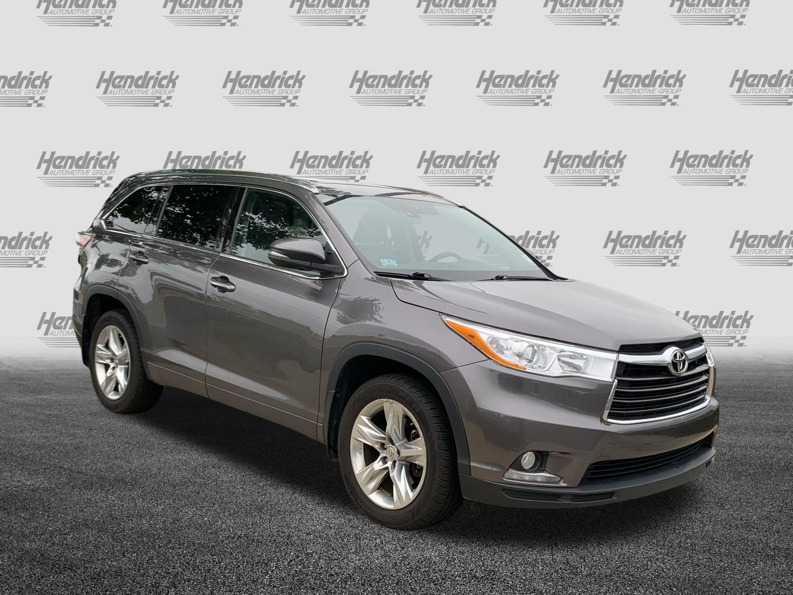 Used 2015 Toyota Highlander Limited Platinum AWD/4WD image 2