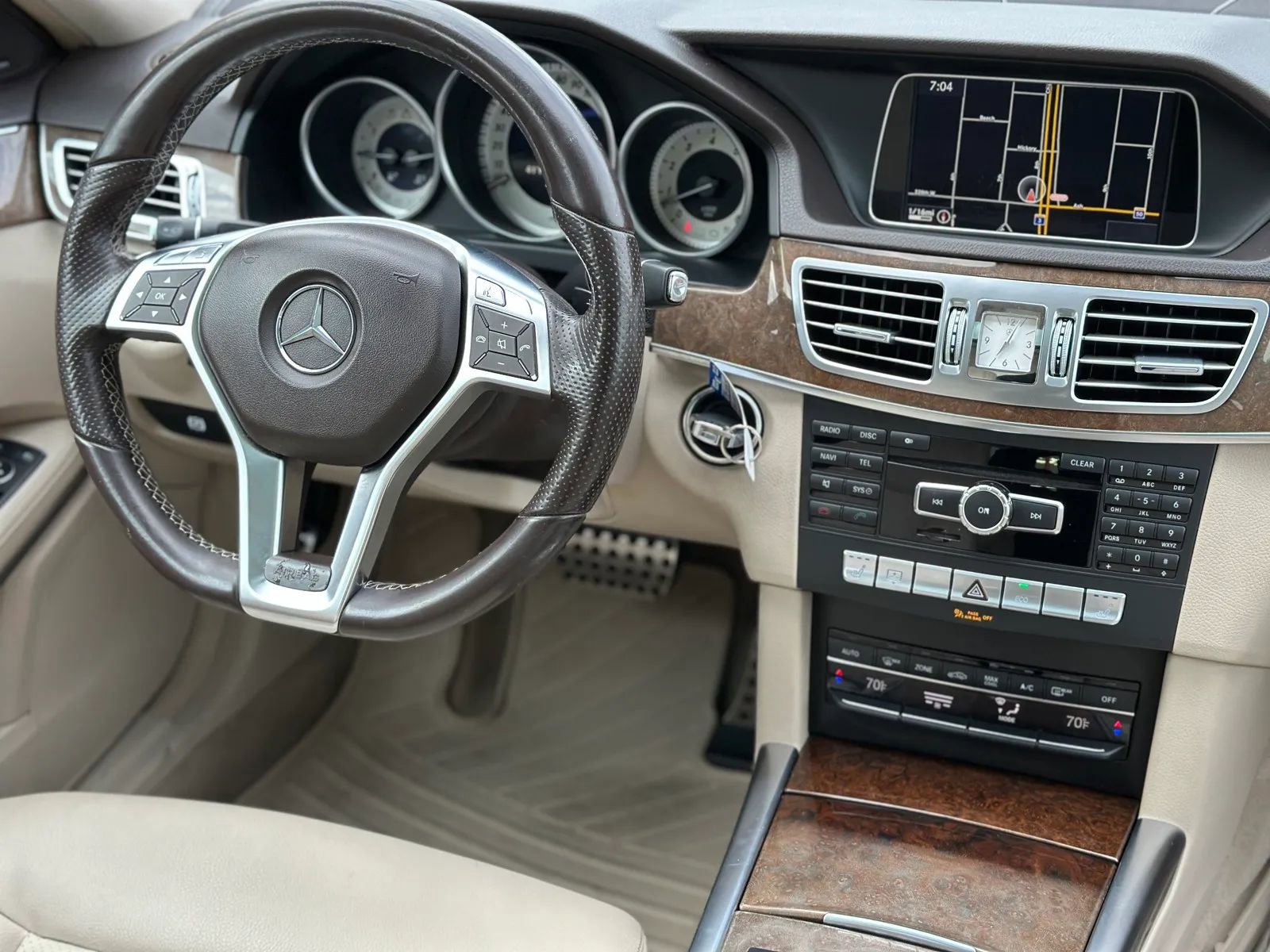 Used 2014 Mercedes-Benz E 350 4MATIC Sedan image 23