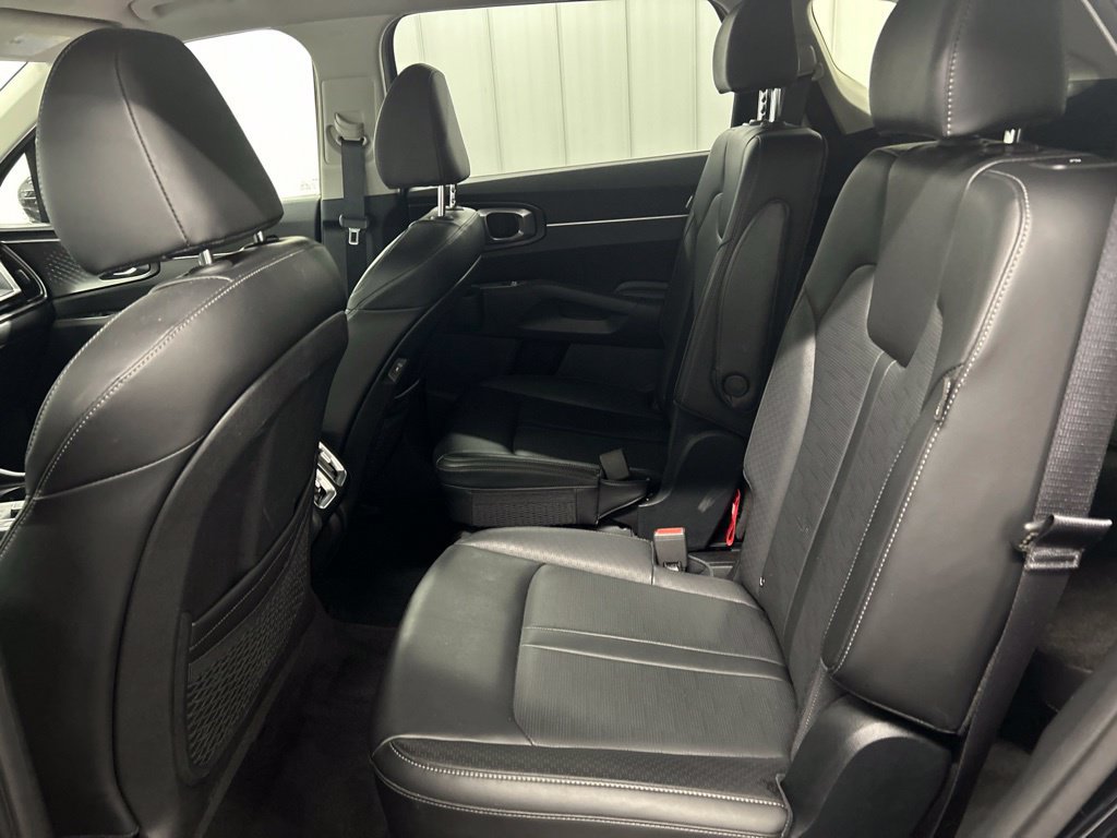 Used 2025 Kia Sorento EX AWD/4WD image 13