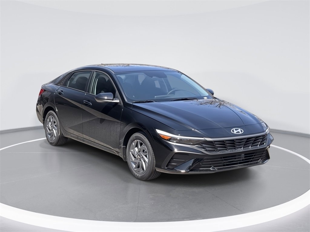 New 2025 Hyundai Elantra Blue