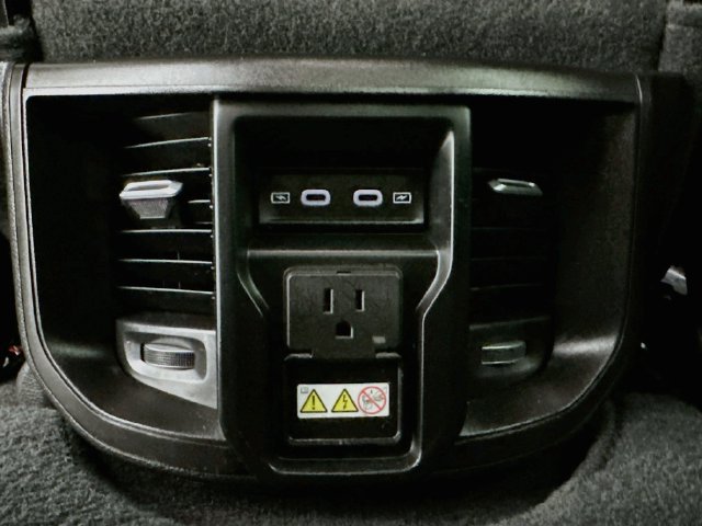 Used 2026 RAM 2500 Laramie AWD/4WD image 27